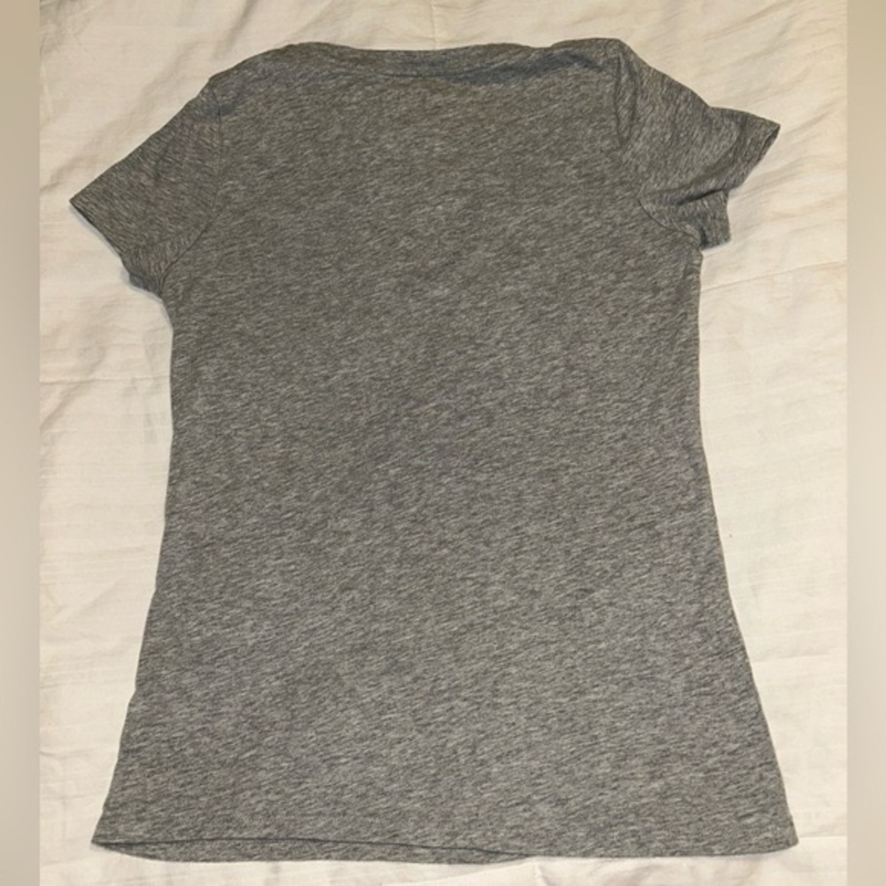 Gap V-Neck Short Sleeve Tees - Picture 6 of 10